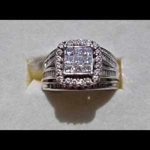 Princess cut diamond ring